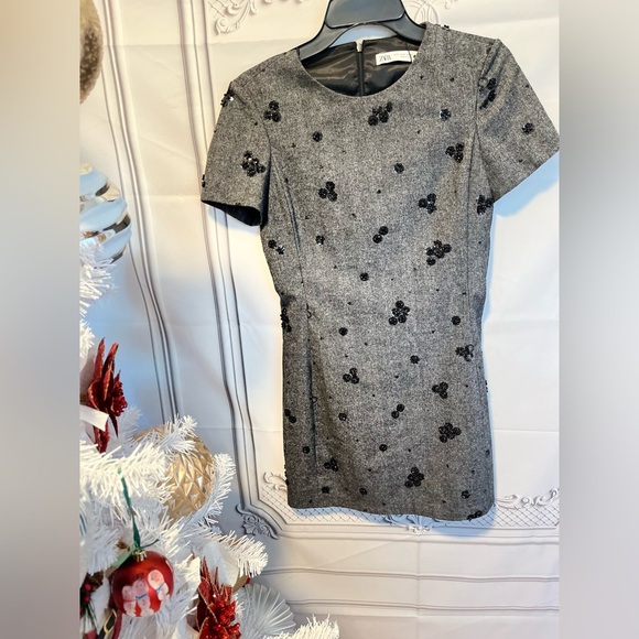 NWT ZARA 🎄HOLIDAY EMBROIDERED SHORT DRESS SIze S
🚨 FINAL PRICE NO OFFER ACCEPT - Picture 13 of 14